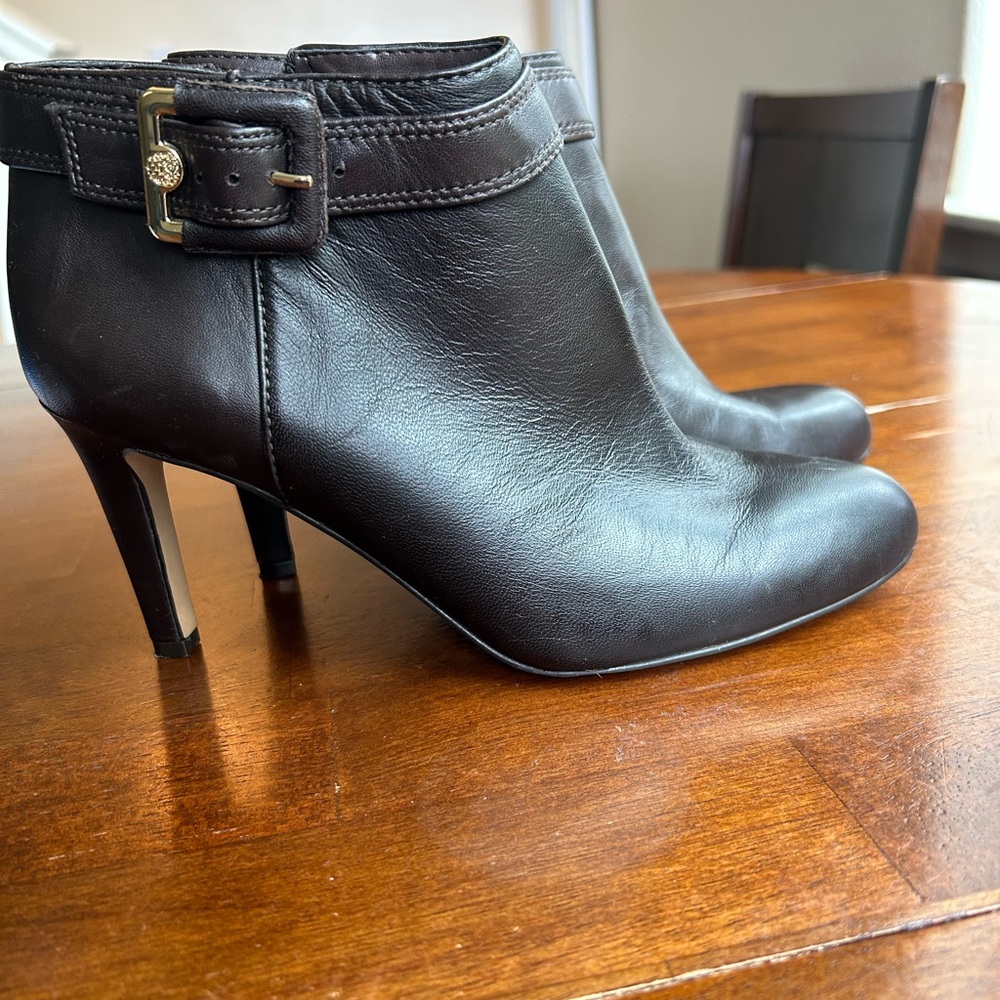 brown ankle boots , leather,You can see in The pictures sight of wear .
